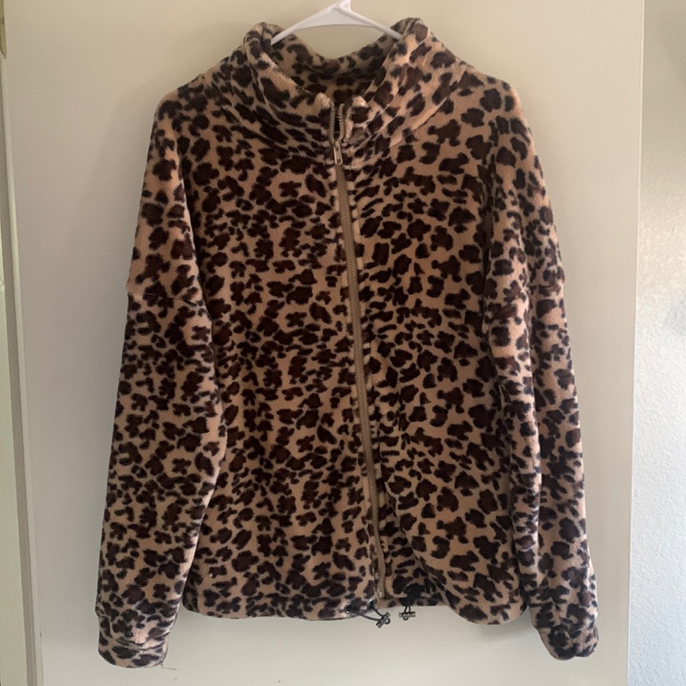 Women’s brand new cheetah zip up!